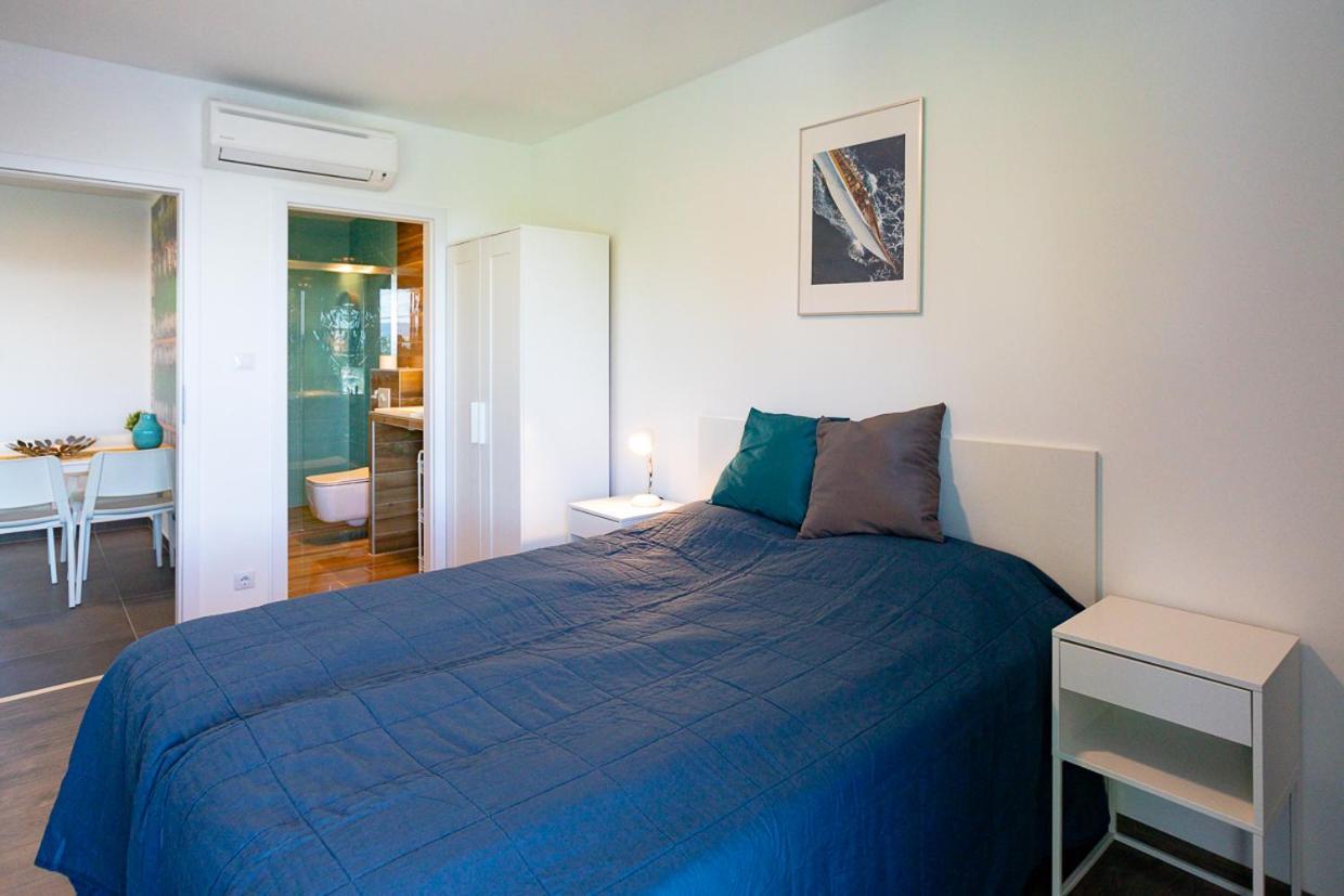 Marina Apartman Hotel Balatonszárszó Exteriör bild