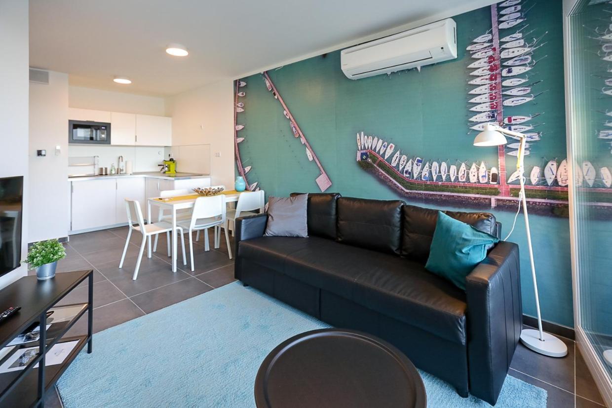 Marina Apartman Hotel Balatonszárszó Exteriör bild