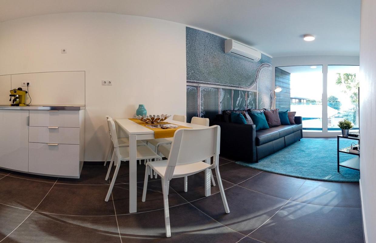 Marina Apartman Hotel Balatonszárszó Exteriör bild