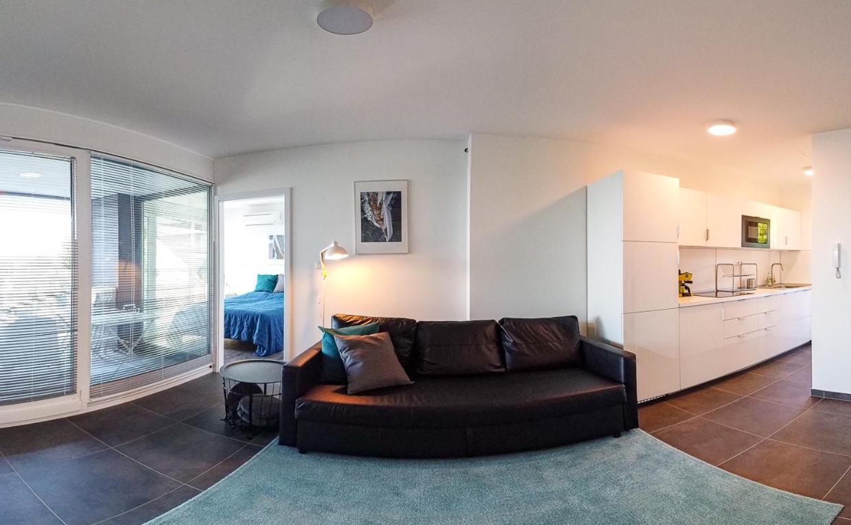 Marina Apartman Hotel Balatonszárszó Exteriör bild