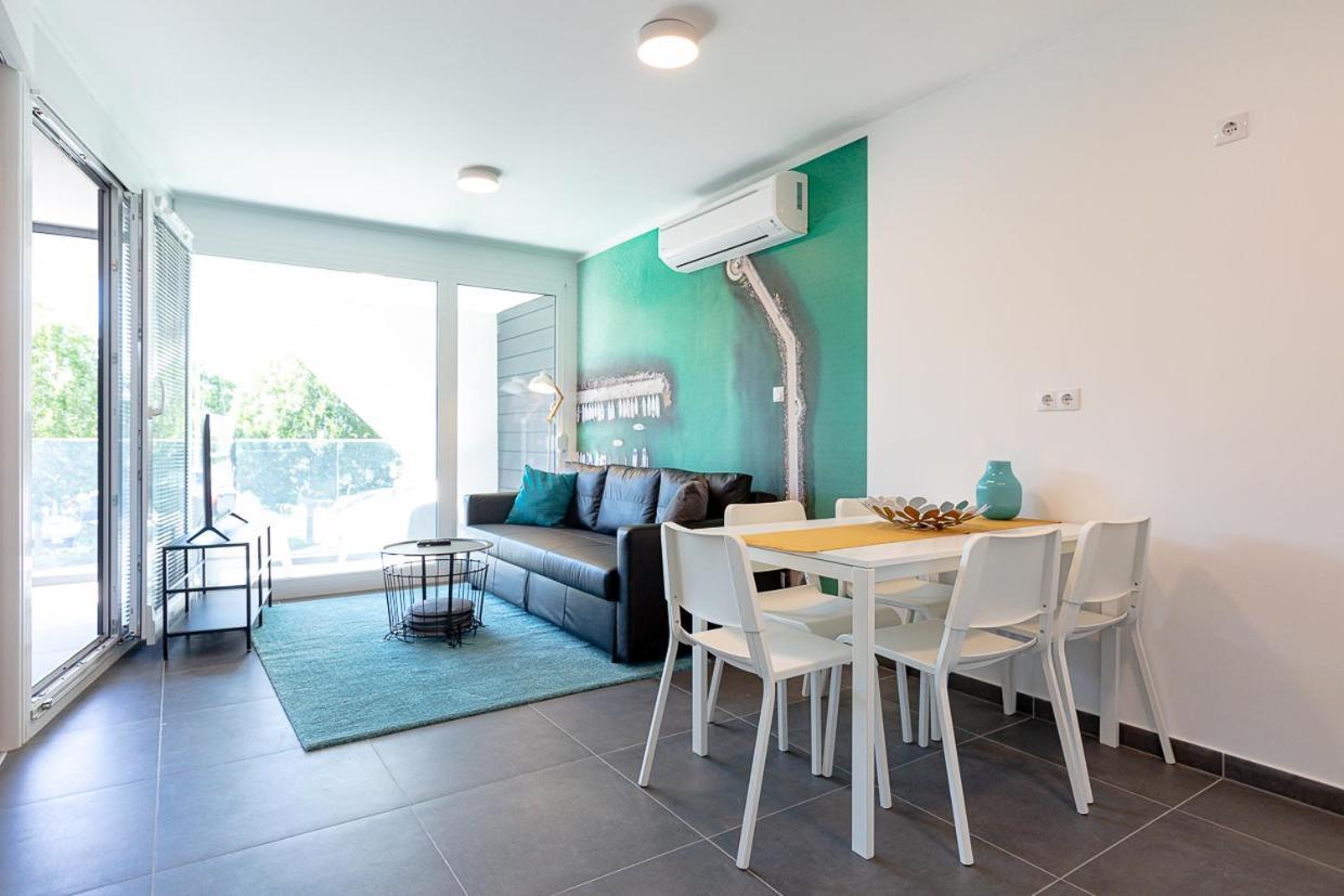 Marina Apartman Hotel Balatonszárszó Exteriör bild