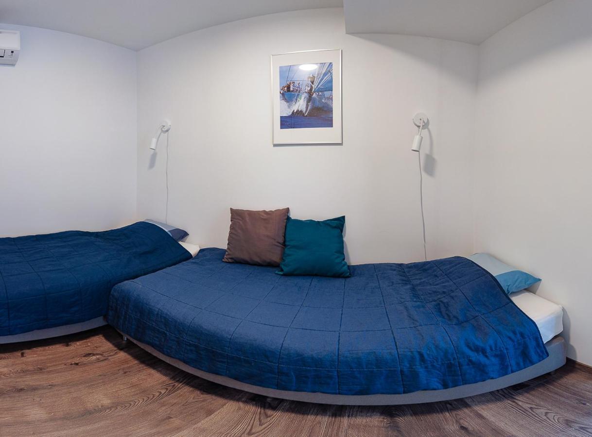 Marina Apartman Hotel Balatonszárszó Exteriör bild