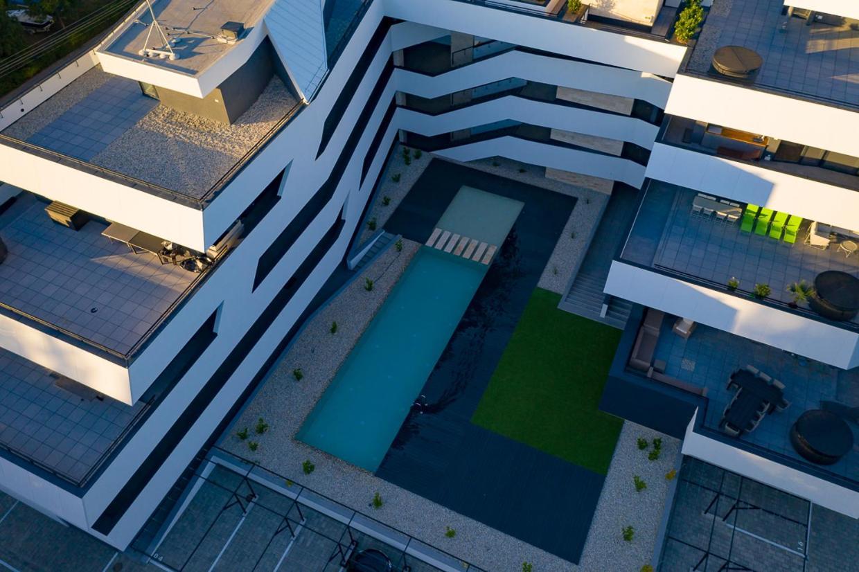 Marina Apartman Hotel Balatonszárszó Exteriör bild