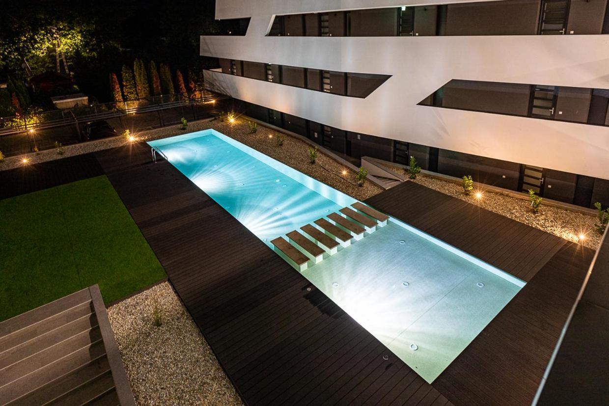 Marina Apartman Hotel Balatonszárszó Exteriör bild