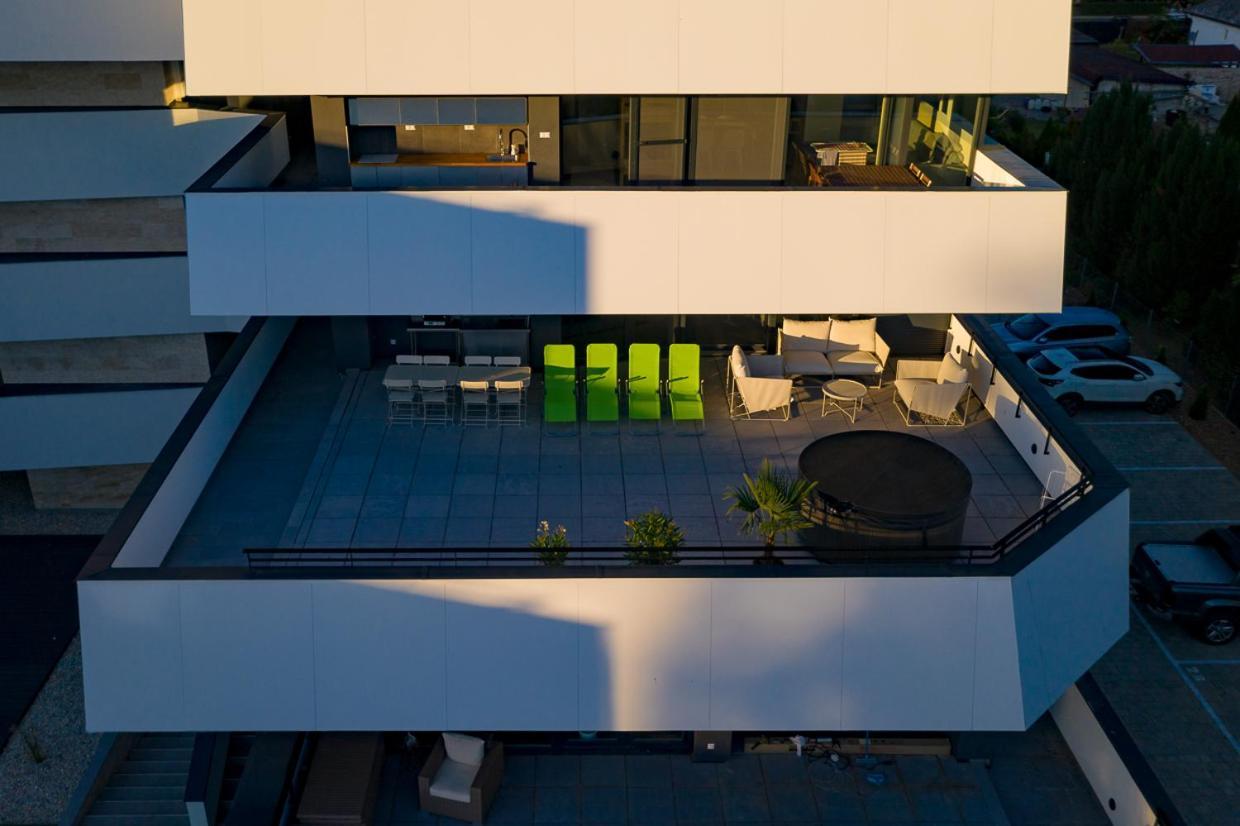 Marina Apartman Hotel Balatonszárszó Exteriör bild
