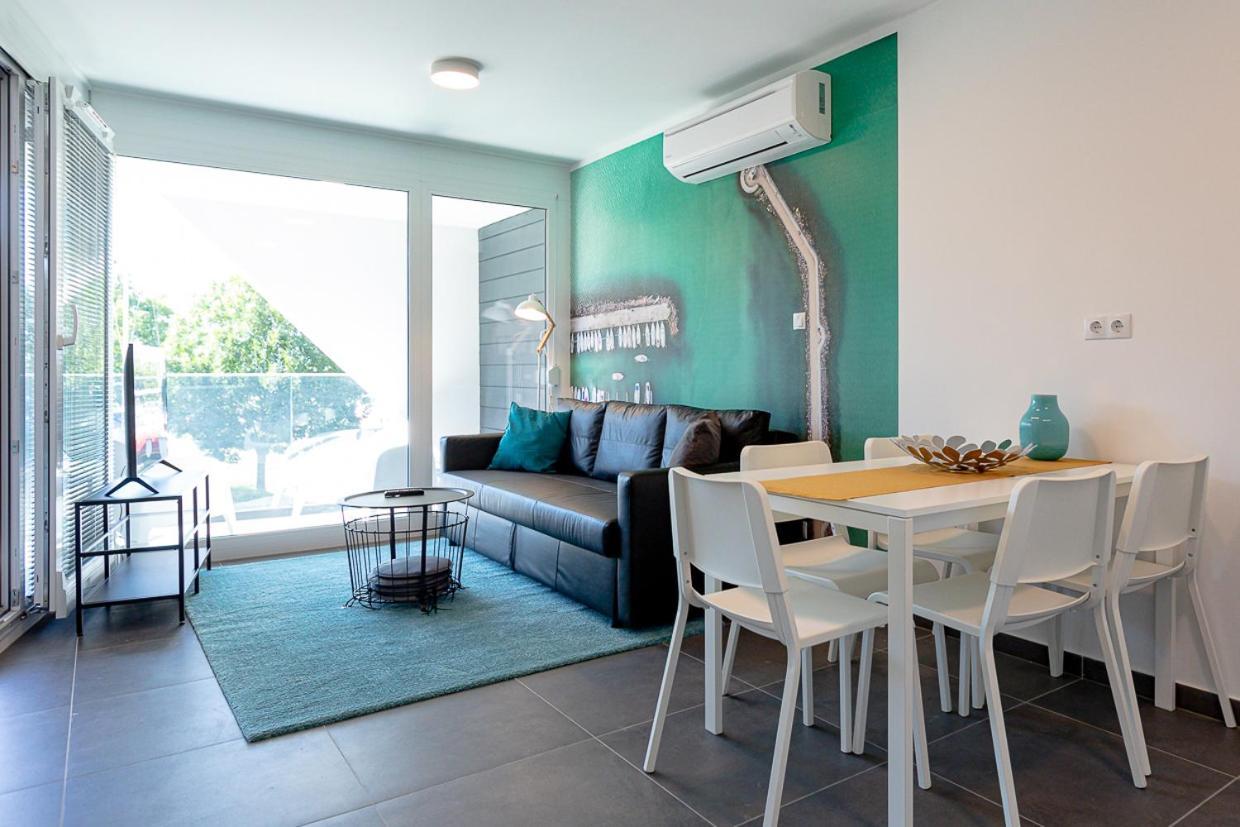 Marina Apartman Hotel Balatonszárszó Exteriör bild