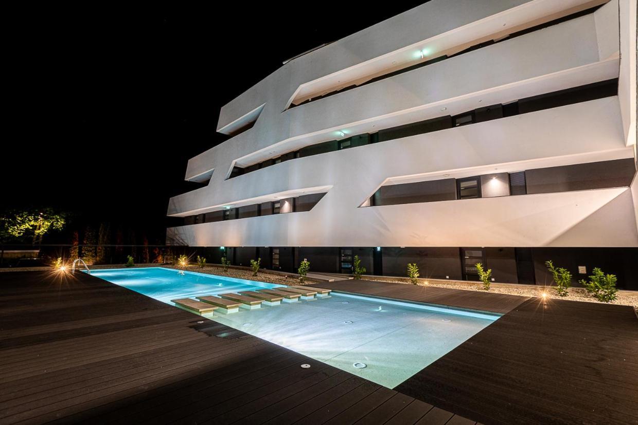 Marina Apartman Hotel Balatonszárszó Exteriör bild